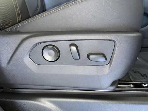 New 2026 Chevrolet Suburban High Country image 28