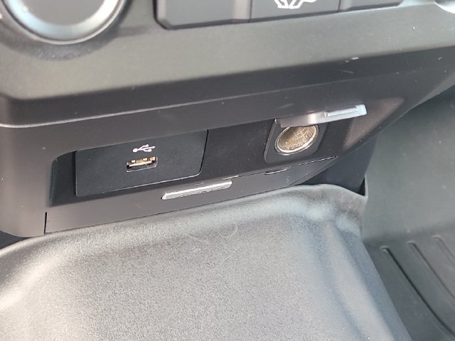 Used 2016 Ford F150 XLT RWD image 24