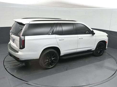 Used 2021 Cadillac Escalade Sport w/ LPO, Illumination Package AWD/4WD image 43
