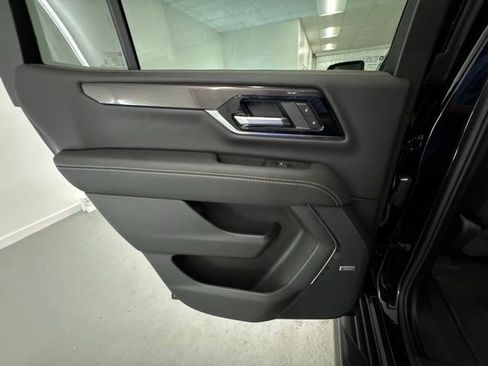 New 2026 GMC Yukon Elevation image 9