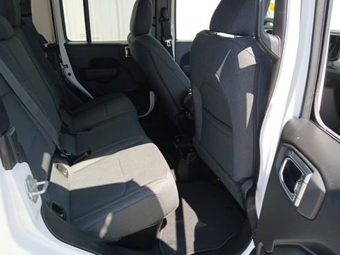 New 2025 Jeep Gladiator Sport image 20