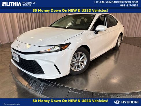Used 2025 Toyota Camry LE w/ Convenience Package FWD image 1