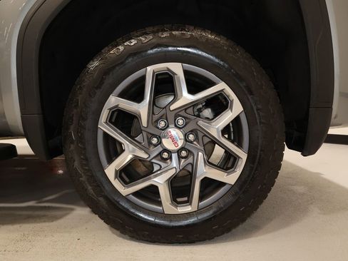 Used 2023 GMC Sierra 1500 SLT w/ SLT Premium Plus Package image 34