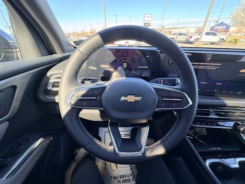 New 2026 Chevrolet Traverse LT w/ Sun and Wheel Package FWD image 22