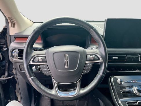 Used 2023 Lincoln Nautilus Reserve AWD/4WD image 11