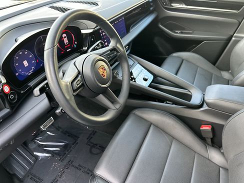 Used 2025 Porsche Macan 4S Electric image 4