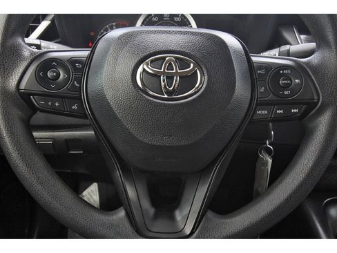 Used 2022 Toyota Corolla LE image 17