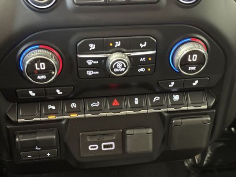 Used 2019 Chevrolet Silverado 1500 LT w/ All-Star Edition AWD/4WD image 22