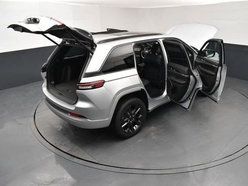 New 2026 Jeep Grand Cherokee Limited image 30