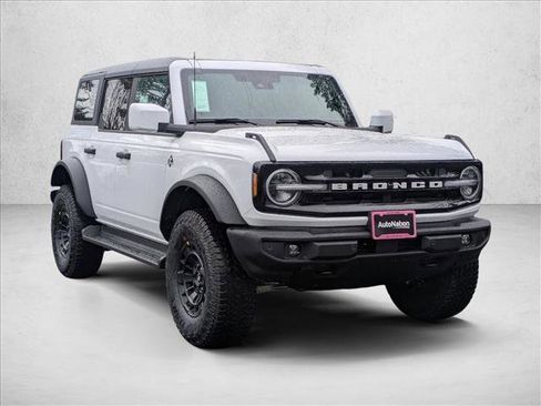 New 2026 Ford Bronco Outer Banks w/ Sasquatch Package AWD/4WD image 6