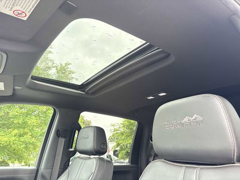 Used 2021 Chevrolet Silverado 2500 High Country w/ Z71 Off-Road Package AWD/4WD image 19