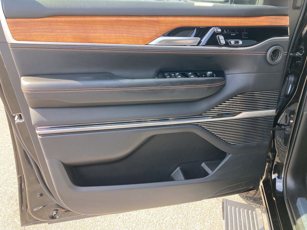 New 2024 Jeep Grand Wagoneer L Series III w/ Rear Seat Video Group 1 AWD/4WD image 11