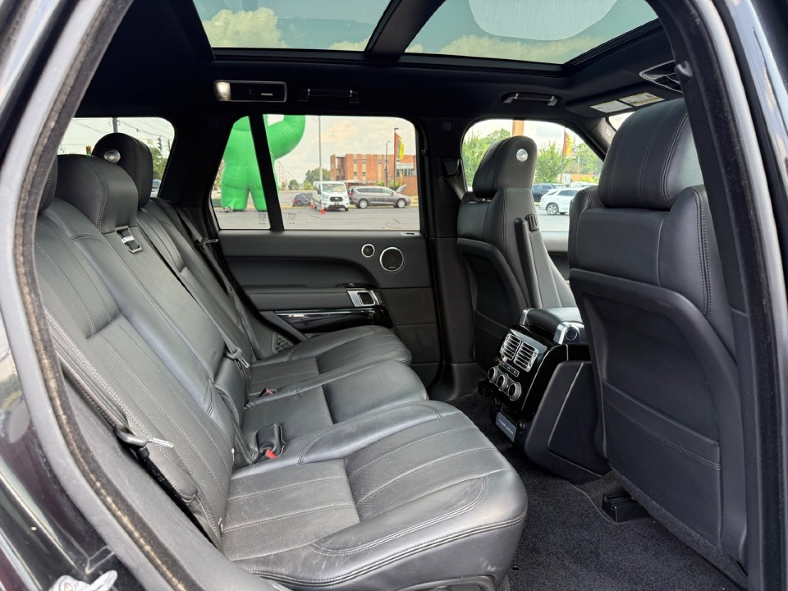 Used 2017 Land Rover Range Rover Supercharged AWD/4WD image 27