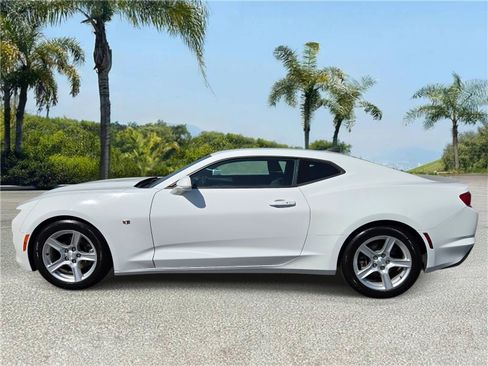 Used 2020 Chevrolet Camaro LT RWD image 2