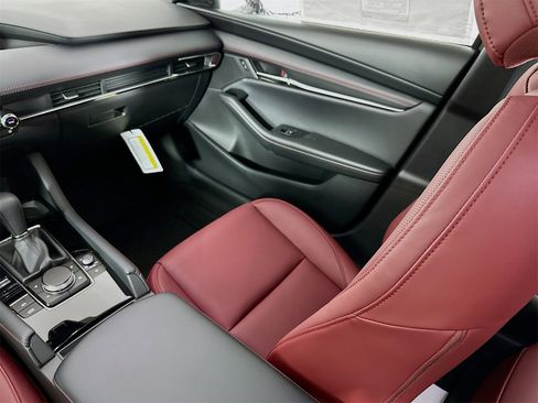 New 2026 MAZDA MAZDA3 Carbon image 24