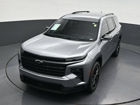 Used 2025 Chevrolet Traverse LT w/ Midnight/Sport Edition FWD image 24