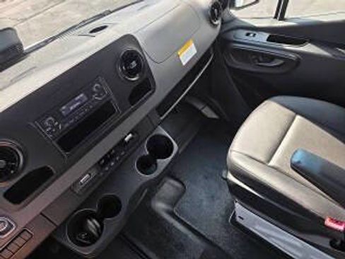 Used 2025 Mercedes-Benz Sprinter 2500 image 17