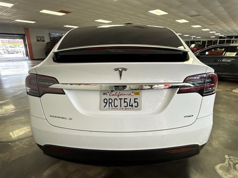 Used 2016 Tesla Model X 75D image 5