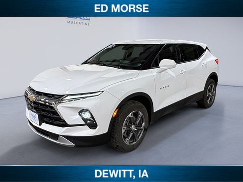 Used 2025 Chevrolet Blazer LT FWD image 1