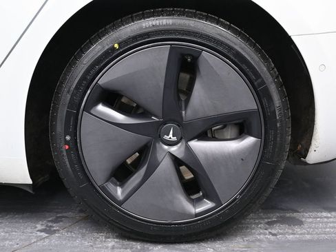 Used 2018 Tesla Model 3 Long Range image 11