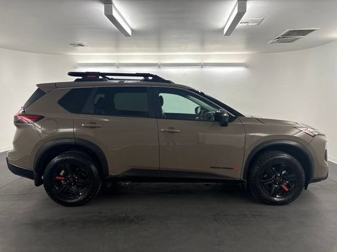 Used 2026 Nissan Rogue SV AWD/4WD image 10