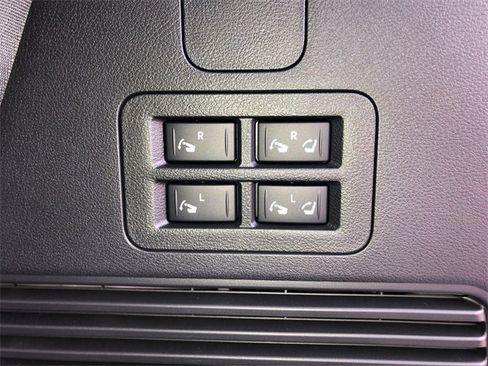 New 2026 Nissan Armada SL w/ Captain's Chari Seat Package image 17