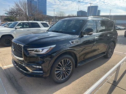 Used 2023 INFINITI QX80 Premium Select w/ All-Season Package image 2