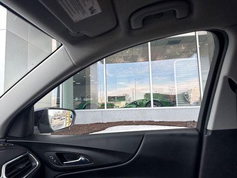 Used 2021 Chevrolet Equinox LT image 28