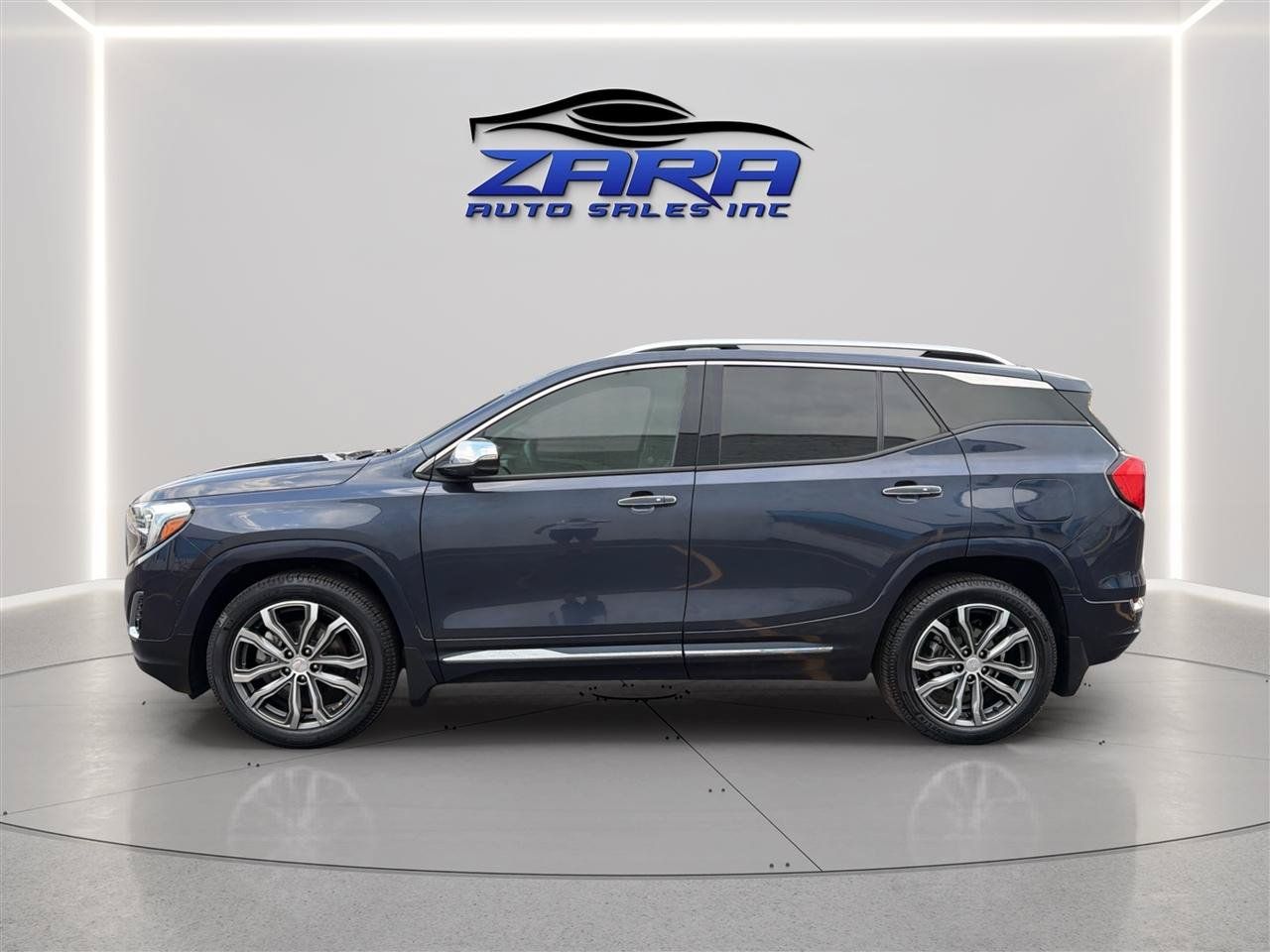 Used 2019 GMC Terrain Denali w/ Advanced Safety Package AWD/4WD image 4