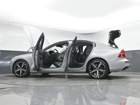 Used 2025 Volvo S60 B5 Plus FWD image 50