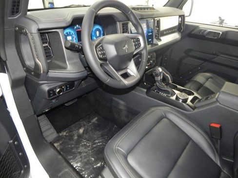 New 2025 Ford Bronco Badlands image 15