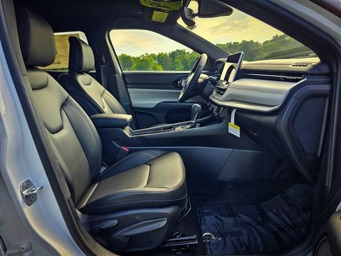 New 2026 Jeep Compass Limited AWD/4WD image 38