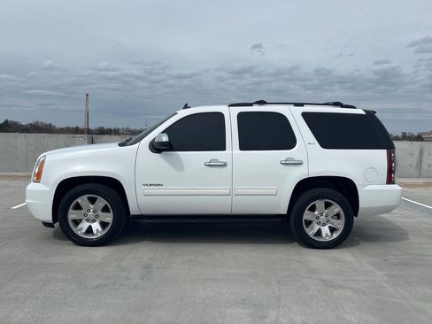 Used 2011 GMC Yukon SLT w/ Regional Value Package RWD image 5