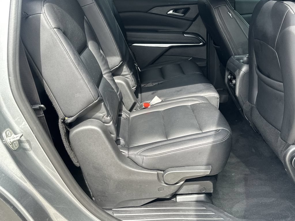 Used 2026 Chevrolet Traverse LT FWD image 15