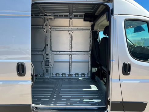 New 2026 RAM ProMaster 2500 image 18
