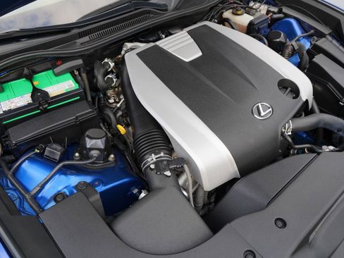 Used 2015 Lexus RC 350 w/ F Sport w/Summer Tires image 76