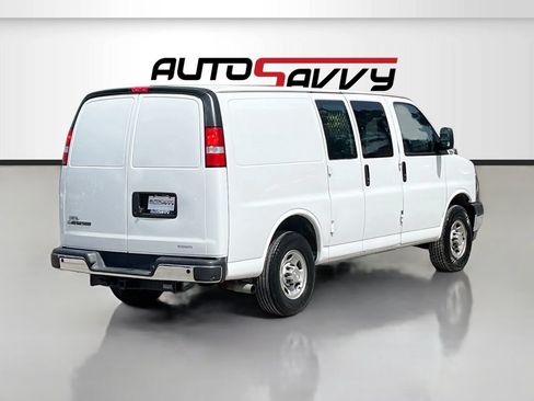 Used 2024 Chevrolet Express 2500 w/ Driver Convenience Package RWD image 7