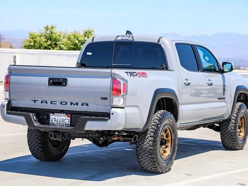 Used 2021 Toyota Tacoma TRD Off-Road w/ Technology Package AWD/4WD image 5