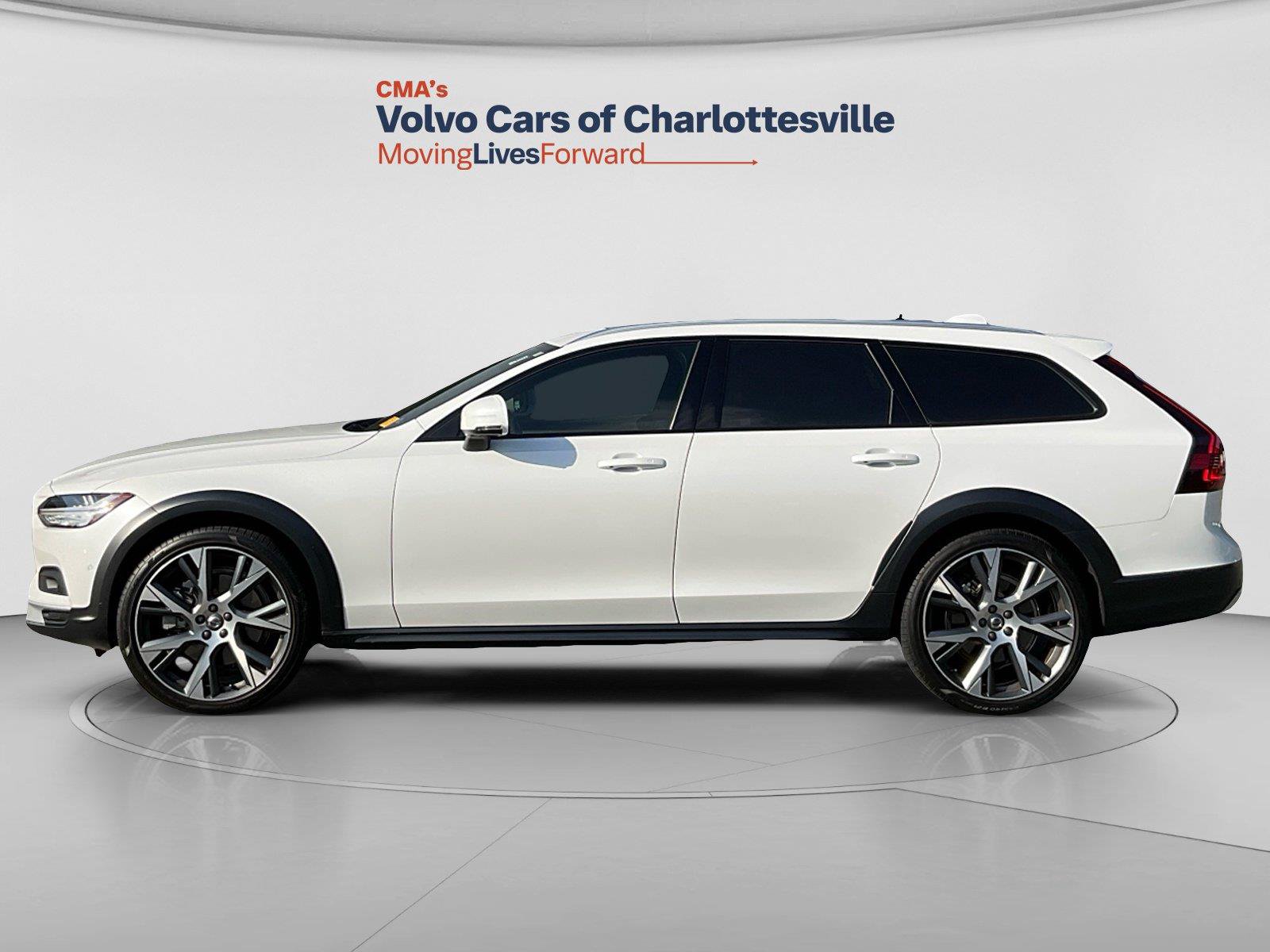 Certified 2025 Volvo V90 B6 Cross Country Ultra AWD/4WD image 2