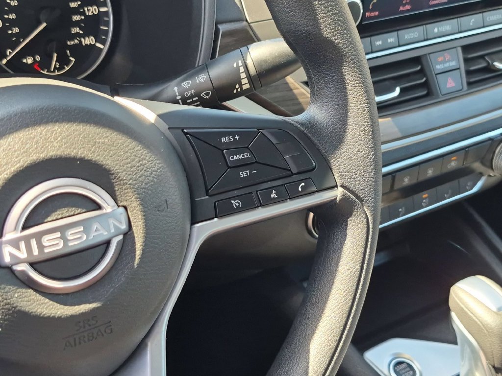 Used 2025 Nissan Altima 2.5 SV FWD image 22