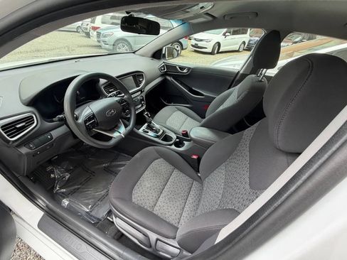 Used 2019 Hyundai Ioniq Blue FWD image 2