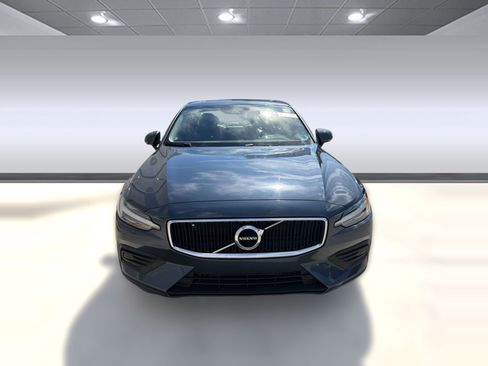 Used 2020 Volvo S60 T5 Momentum FWD image 5