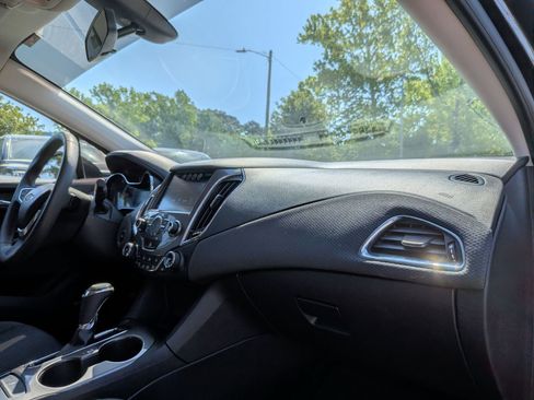 Used 2017 Chevrolet Cruze LT w/ Sun And Sound Package FWD image 38