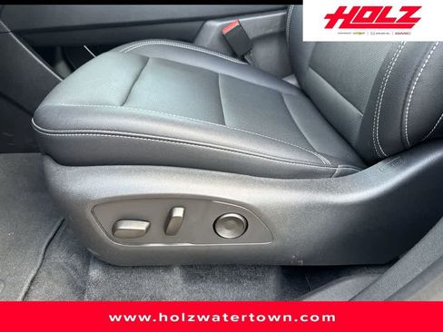 Certified 2025 Chevrolet Traverse LT AWD/4WD image 11