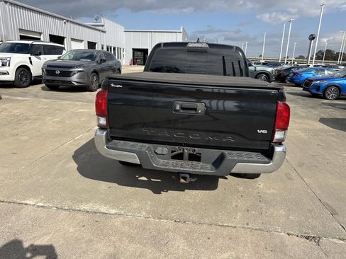 Used 2018 Toyota Tacoma SR5 image 21