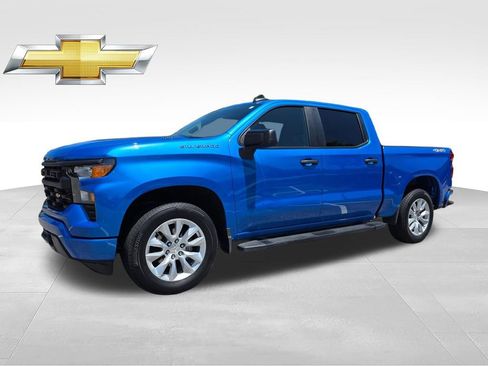 Used 2025 Chevrolet Silverado 1500 Custom AWD/4WD image 2