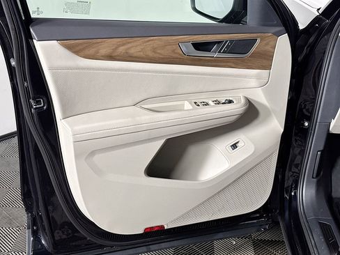 New 2025 Volkswagen Atlas SE image 10