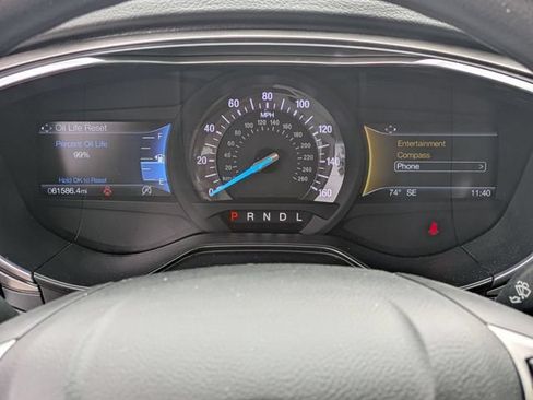 Used 2020 Ford Fusion SE FWD image 11