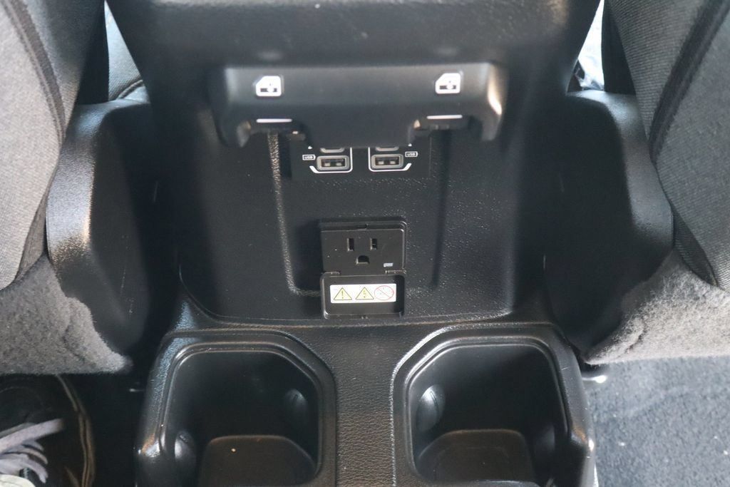 Used 2024 Jeep Wrangler Unlimited Sahara AWD/4WD image 36