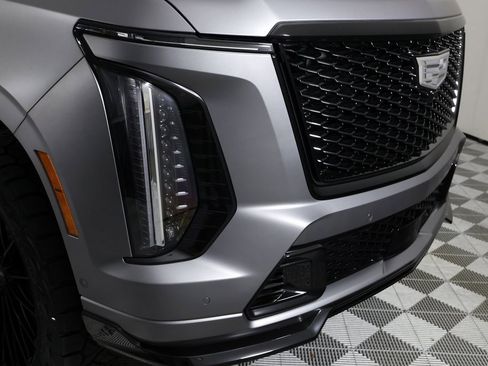 Used 2026 Cadillac Escalade V w/ LPO, Onyx Lite Package image 52